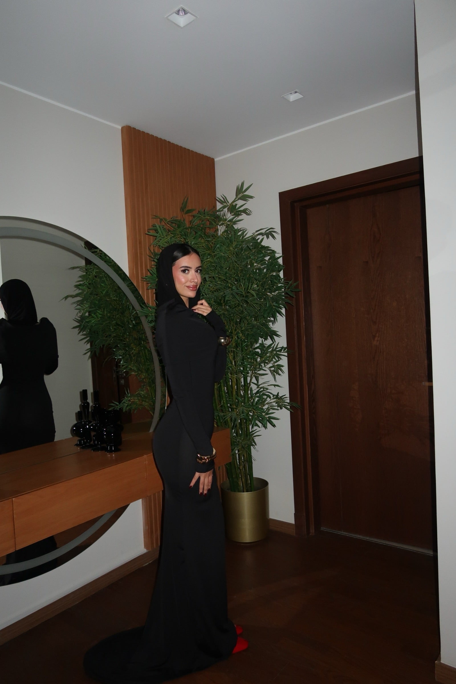 Mermaid Hourglass Dress — Black