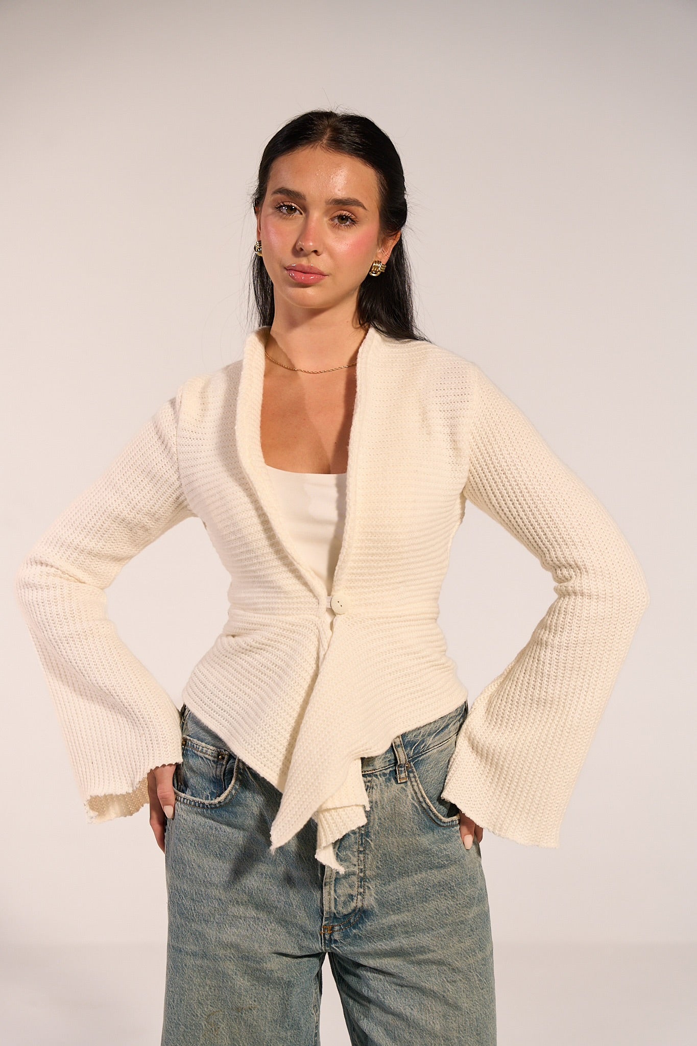 The Crème Knit — One Button Cardigan